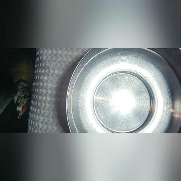 VINTAGE HAMMERED ALUMINUM BOWL WITH FIRE KING GLASS CASSEROLE BOWL SET - Picture 5 of 8